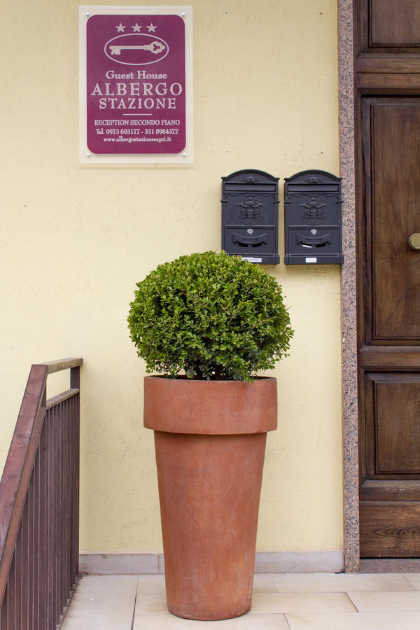Albergo Stazione 萨普里 外观 照片